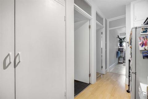 104 Culvert Road, London, SW11 5AX
