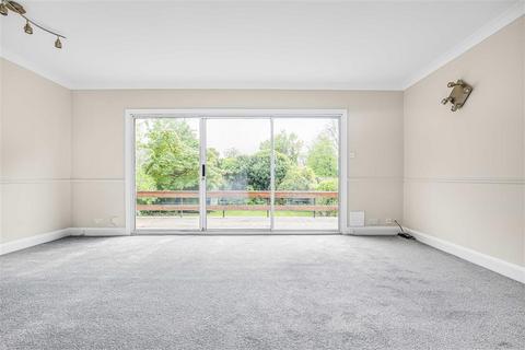 1 bedroom flat for sale, Ferncroft Avenue, NW3