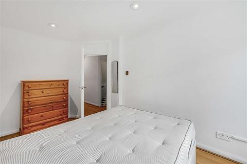 2 bedroom flat for sale, Harbut Road, SW11
