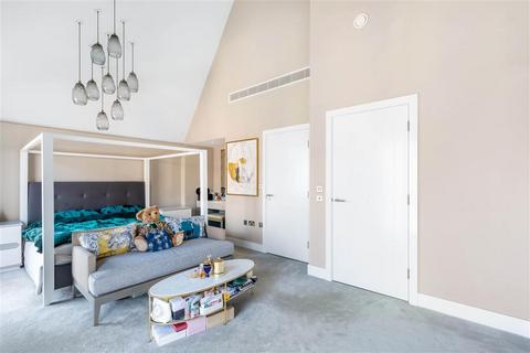 5 bedroom semi-detached house for sale, Central Avenue, SW6