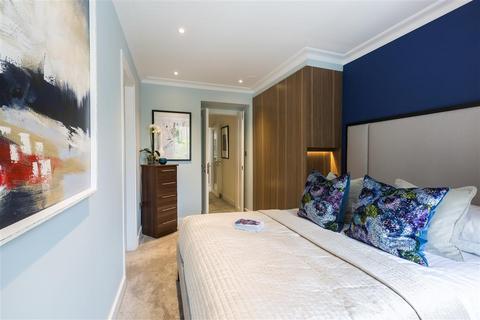 3 bedroom flat for sale, Princes Gate, SW7