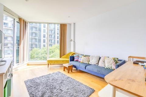 2 bedroom apartment to rent, Juniper Drive, London SW18