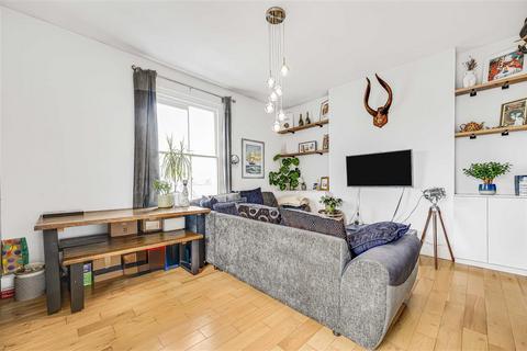 2 bedroom flat for sale, St. Philip Square, SW8