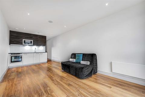 Studio for sale, Townmead Road, SW6