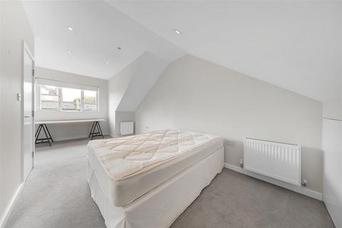 3 bedroom flat to rent, London NW6