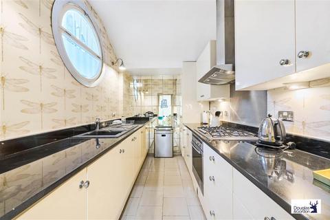 2 bedroom flat to rent, Eaton Place, SW1X