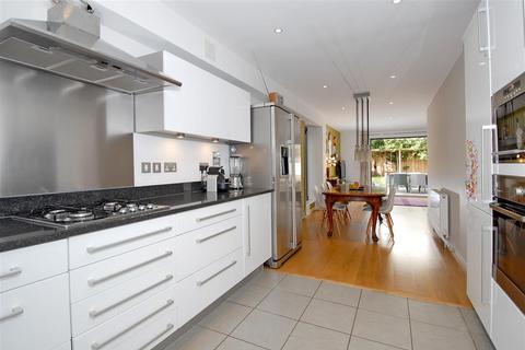 5 bedroom semi-detached house to rent, Whitelands Crescent, SW18