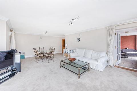 2 bedroom flat to rent, Grosvenor Road, SW1V