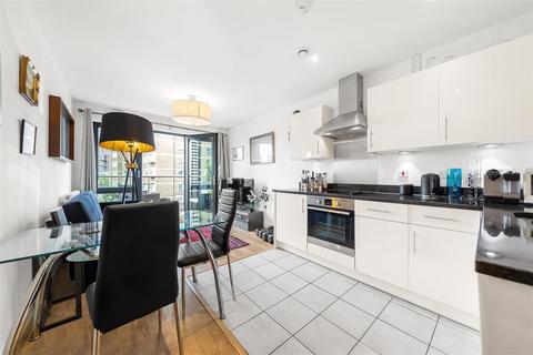 1 bedroom flat for sale, Gwynne Road, SW11