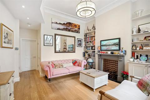 2 bedroom flat for sale, Taybridge Road, SW11
