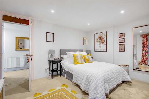 2 bedroom flat for sale, Wimbledon Park Road, SW18