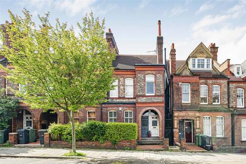144 Amesbury Avenue, London, SW2 3AB