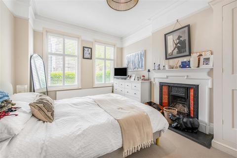 144 Amesbury Avenue, London, SW2 3AB