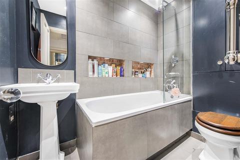 144 Amesbury Avenue, London, SW2 3AB