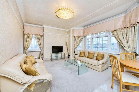 3 bedroom flat for sale, Brompton Road, SW3