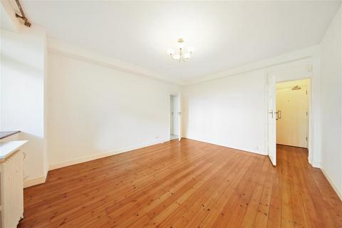 2 bedroom flat for sale, Upper Richmond Road, SW15