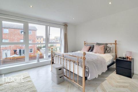 5 bedroom terraced house for sale, Stones Avenue, Dartford
