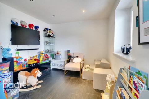42 Stones Avenue, Dartford, DA1 5GS