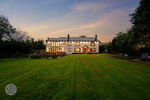 Hunt Fold House, 20 Hayfield Close, Greenmount, Bury, BL8 4QE