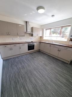3 bedroom semi-detached house to rent, 31 Rockwood Avenue, Crewe, CW2