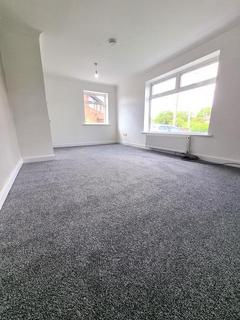 3 bedroom semi-detached house to rent, 31 Rockwood Avenue, Crewe, CW2