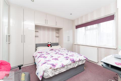 2 The Orchard, Hounslow, TW3 1PS