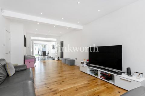 4 bedroom terraced house for sale, Holcombe Road, London, N17