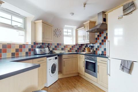 2 bedroom flat for sale, Morning Star Road, Daventry, Northants NN11 9AB