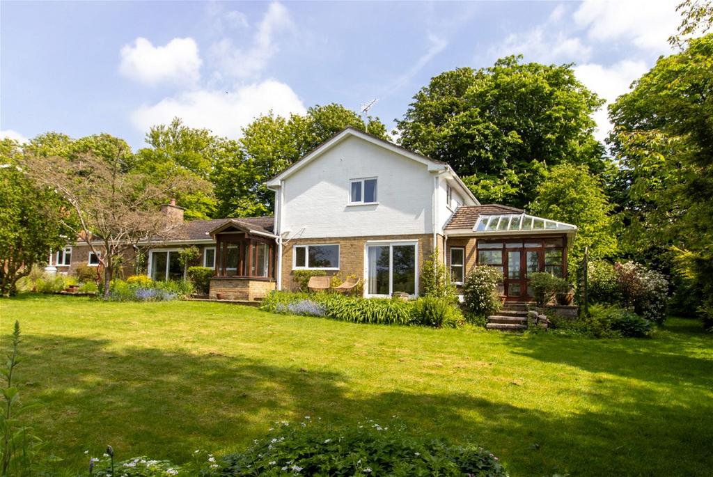 Carey Down, New Farm Road, Alresford 4 bed detached house for sale £