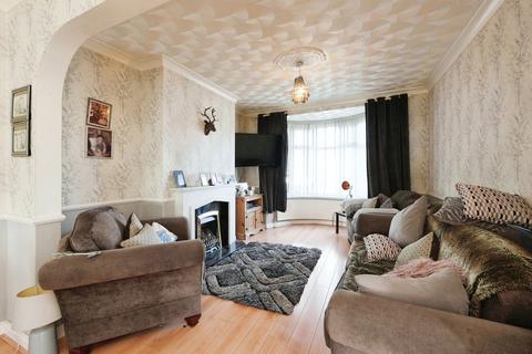3 bedroom end of terrace house for sale, Pickering Road, Hull HU4