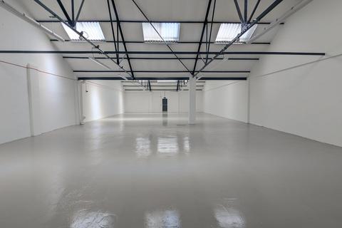 Industrial unit to rent, Unit L Penfold Industrial Park, Unit L, Penfold Industrial Park, Watford, WD24 4YY