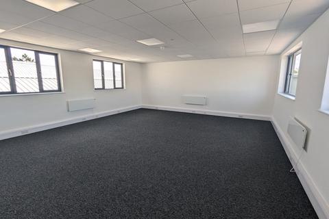 Industrial unit to rent, Unit L Penfold Industrial Park, Unit L, Penfold Industrial Park, Watford, WD24 4YY