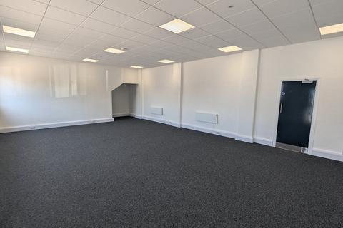 Industrial unit to rent, Unit J Penfold Industrial Park, Unit J, Penfold Industrial Park, Watford, WD24 4YY