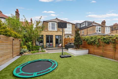 6 bedroom semi-detached house to rent, Twyford Avenue, London W3