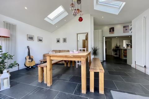 2 Franklyn Drive, Exeter, EX2 9HR