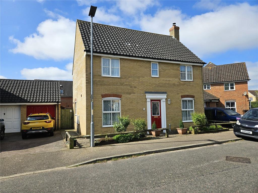 Wood Avens Way, Wymondham, South... 4 bed detached house for sale £360,000