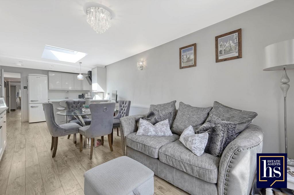 Cromwell Road, Brentwood CM14 2 bed semidetached bungalow for sale £
