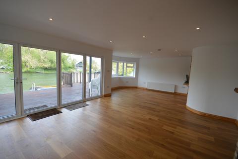 3 bedroom detached house to rent, Pharaohs Island, Shepperton TW17