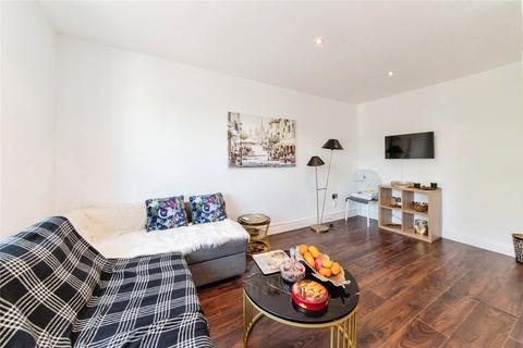 1 bedroom apartment for sale, Great North Way, London, Barnet, NW4