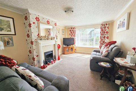 3 bedroom terraced house for sale, Dobree Close, Colwich, Stafford, ST17 0XF