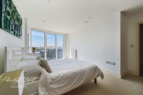 2 bedroom flat for sale, Admirals Tower, Dowells Street, London, SE10 9GE