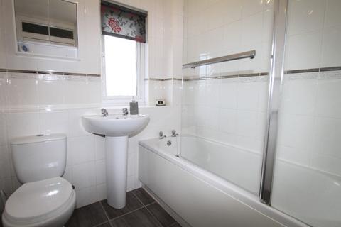 2 bedroom terraced house for sale, Glenbo Drive, Head Of Muir, FK6