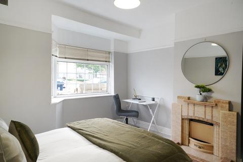 1 bedroom in a house share to rent, Avalon Road, London W13
