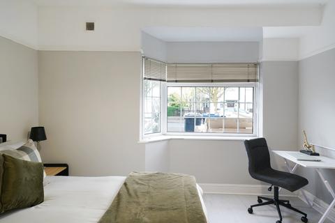 1 bedroom in a house share to rent, Avalon Road, London W13