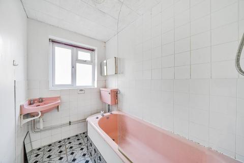 43b Burnt Ash Road, London, SE12 8RF