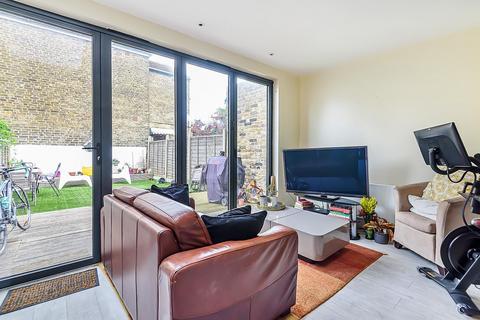 3 bedroom terraced house for sale, Pevensey Road, Tooting