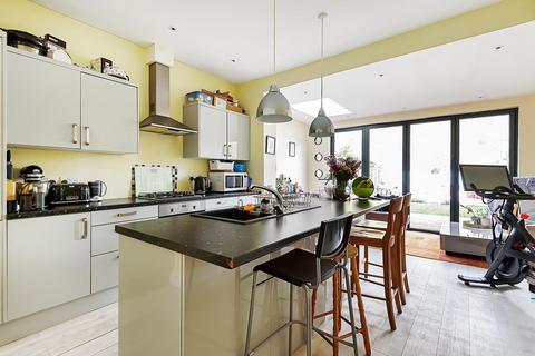 40 Pevensey Road, London, SW17 0HR