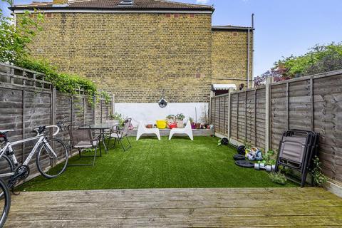 40 Pevensey Road, London, SW17 0HR