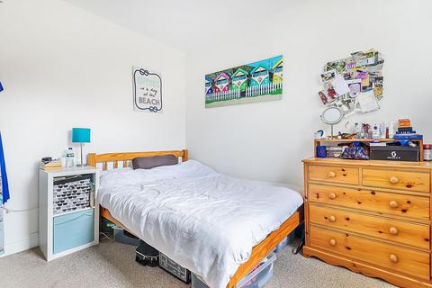 40 Pevensey Road, London, SW17 0HR
