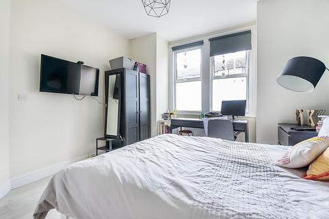40 Pevensey Road, London, SW17 0HR